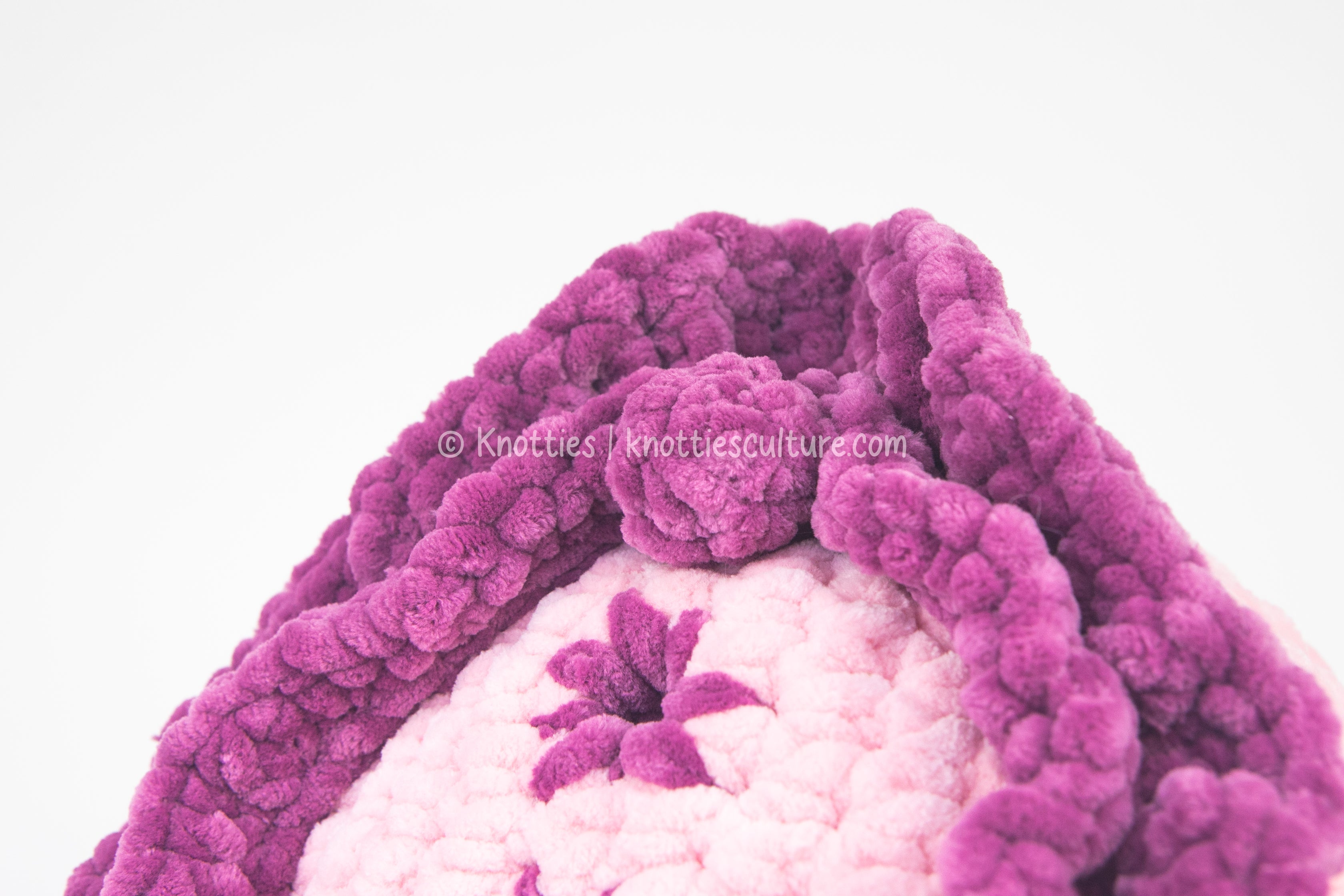 Vulva Pillow - PINK BERRY