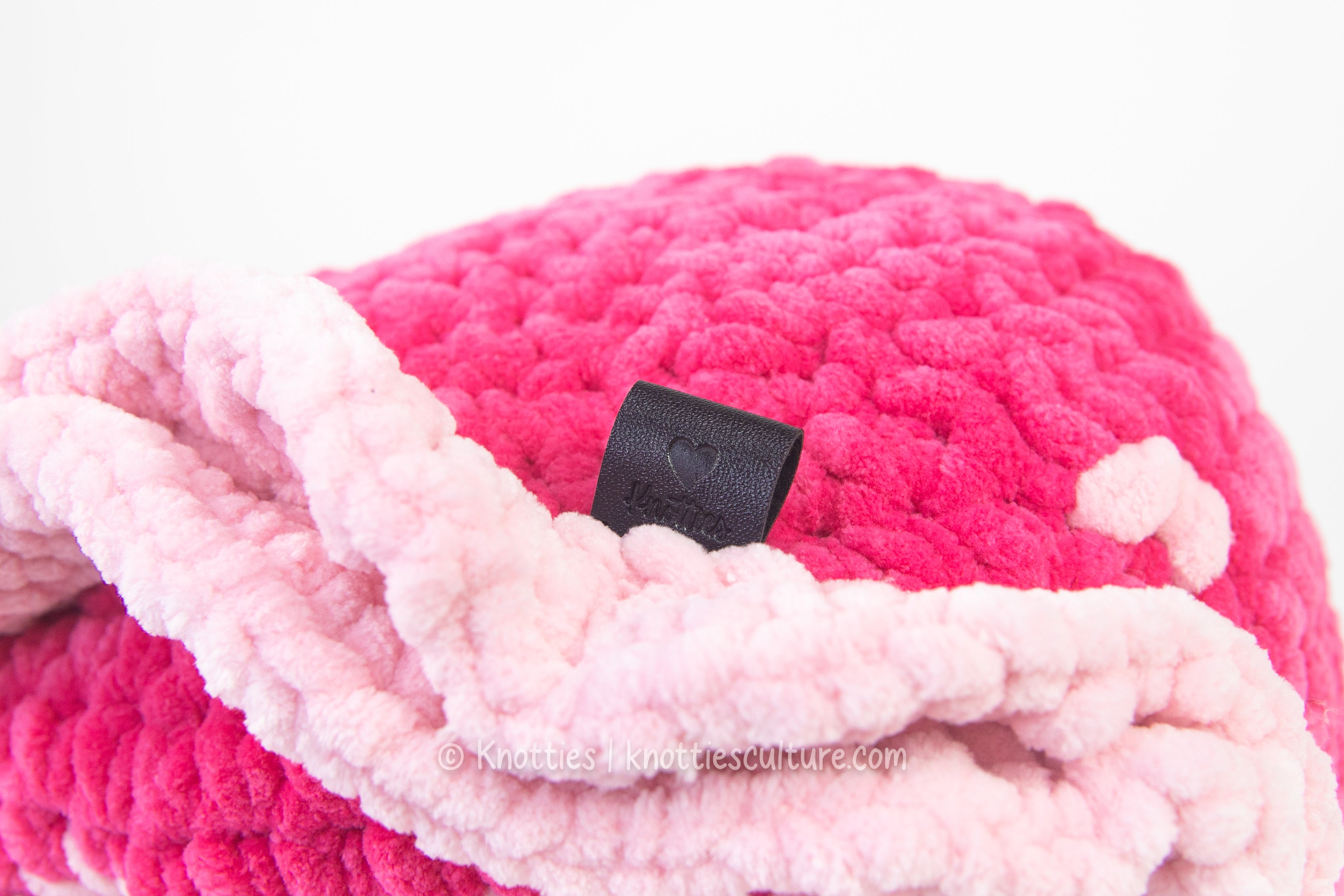 Vulva Pillow - HOT PINK